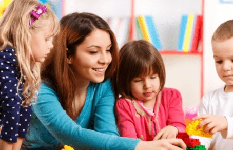 Akşam Ne İş Yapabilirim? Bol Para Kazandıracak 15 İş Fikri! bebek bakıcısı