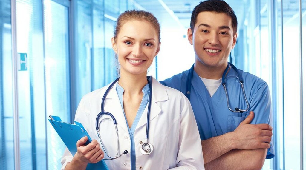 Almanya Doktor Maaşları 2023 - Uzmanlık ve Derecelerine Göre almanyada doktor maaşı