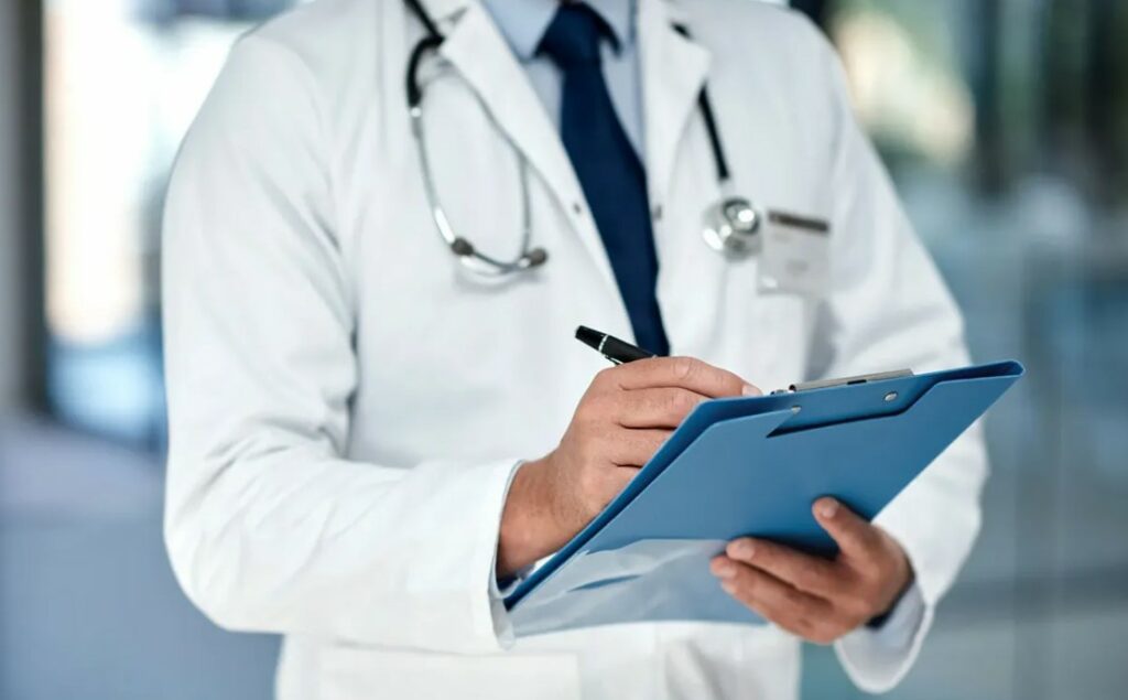 Almanya Doktor Maaşları 2023 - Uzmanlık ve Derecelerine Göre Almanya doktor maaşları